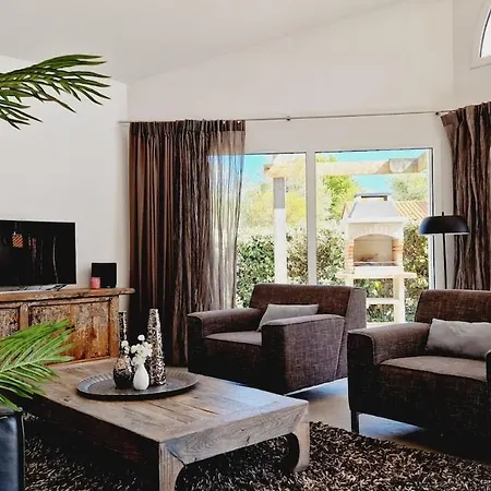 09, Piscine Chauffee 8 Personnes A 2 Pas De L'ocean 莱萨布勒-多洛讷