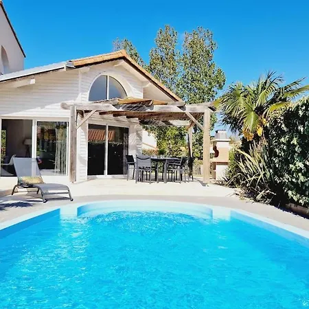 09, Piscine Chauffee 8 Personnes A 2 Pas De L'ocean 招待所 莱萨布勒-多洛讷