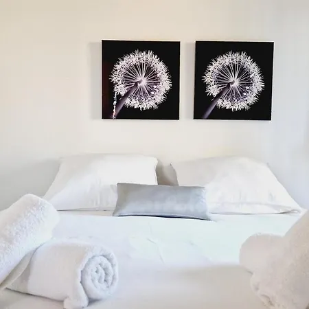 09, Piscine Chauffee 8 Personnes A 2 Pas De L'ocean