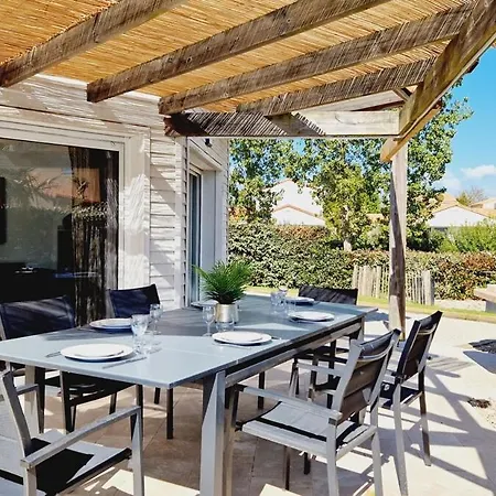 09, Piscine Chauffee 8 Personnes A 2 Pas De L'ocean