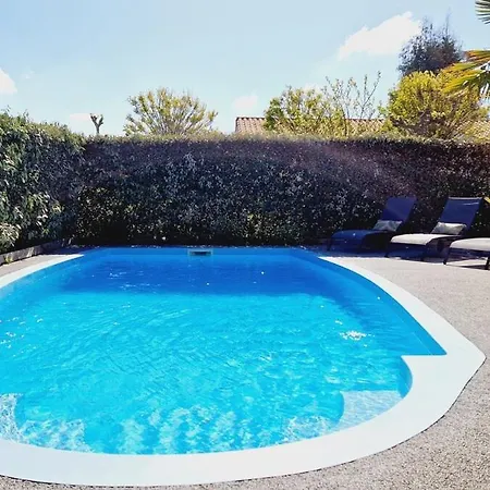 09, Piscine Chauffee 8 Personnes A 2 Pas De L'ocean 招待所