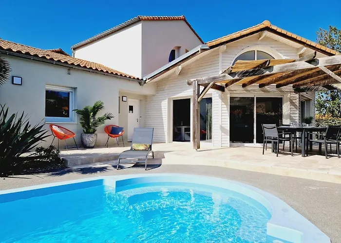 09, Piscine Chauffee 8 Personnes A 2 Pas De L'ocean 4* Les Sables-dʼOlonne