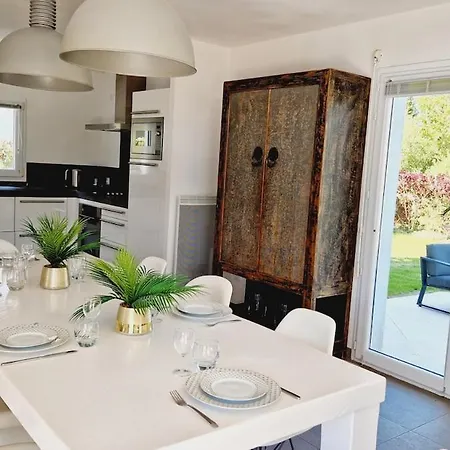 09, Piscine Chauffee 8 Personnes A 2 Pas De L'ocean 4* Ле-Сабль-д’Олон