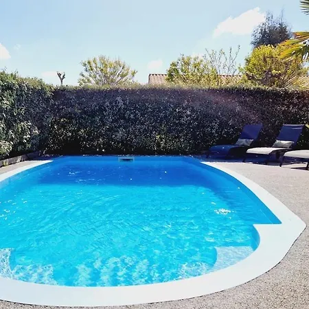 09, Piscine Chauffee 8 Personnes A 2 Pas De L'ocean Ле-Сабль-д’Олон