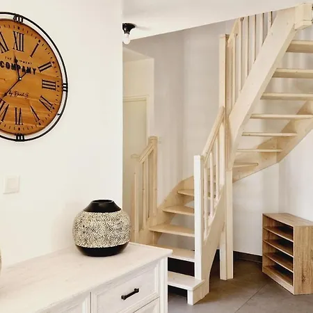 09, Piscine Chauffee 8 Personnes A 2 Pas De L'ocean 4*