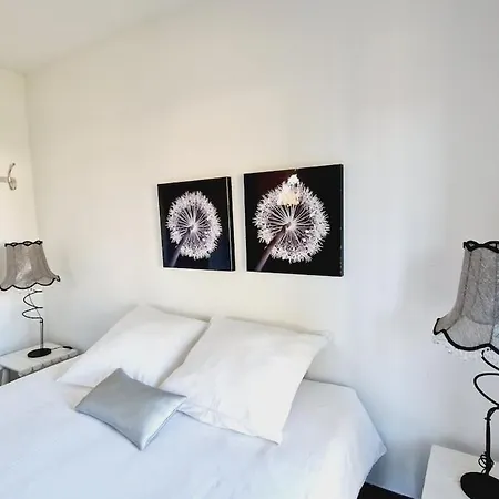 Гостевой дом 09, Piscine Chauffee 8 Personnes A 2 Pas De L'ocean Ле-Сабль-д’Олон