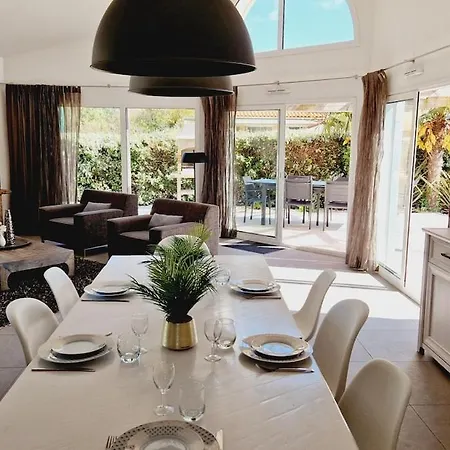 09, Piscine Chauffee 8 Personnes A 2 Pas De L'ocean لي سابلِ دولونْ