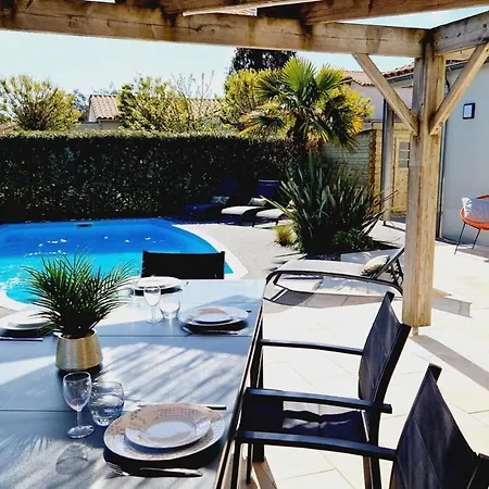 09, Piscine Chauffee 8 Personnes A 2 Pas De L'ocean 招待所